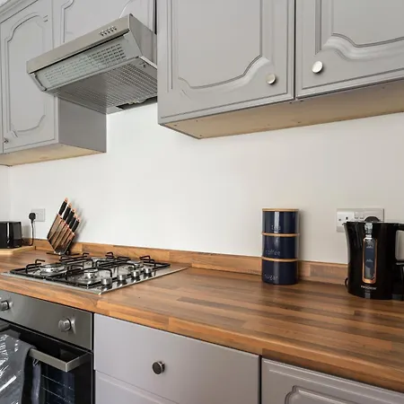 Gasthuis #4 - Location - Private Ensuite, Smart Tv, Fast Wifi And Free Parking - By Yoko